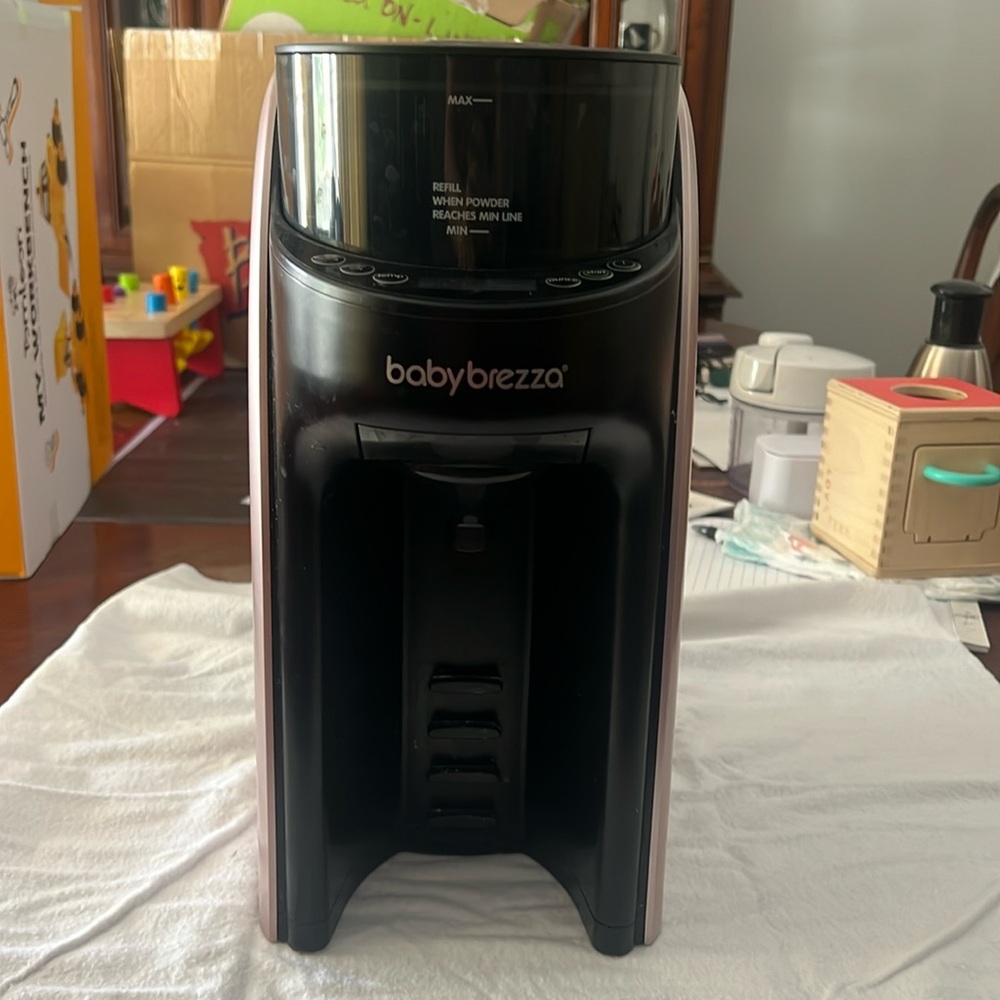 Baby breeze formula mixer. Used but in excellent condition